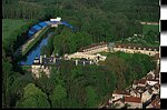 Chateau et villages de Tanlay (douves) et paramoteur