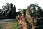 Cambodge : les Temples Kmers retrouvÈs : dÈminage