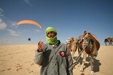 Tunisie - Starwars (Tozeur/Nefta)- Raid 2005
Viktor et la Speedy de Jojo Wing rencontre les nomades...